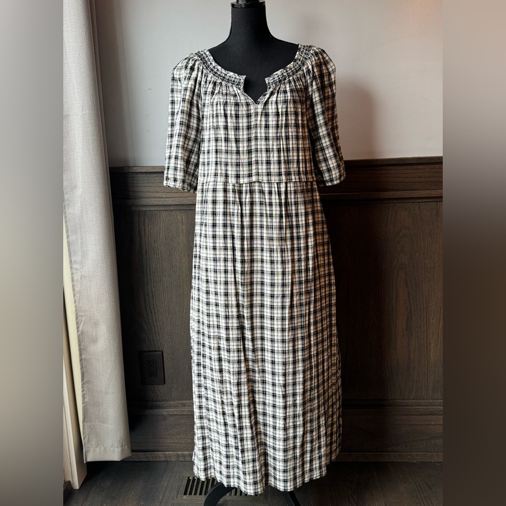 Old Navy Black And White Plaid Peasant Dress